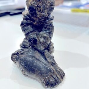 inuit eskimo stone carving sculpture